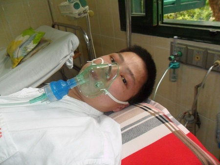 Chàng trai dân tộc Dao nguy kịch trước bệnh tim quái ác